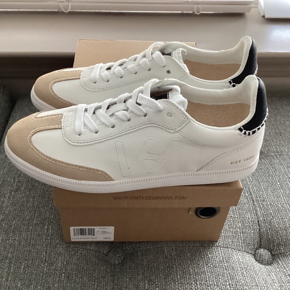 Vintage Havana Crisp Sneaker (Women), size 8 - Picture 4 of 12